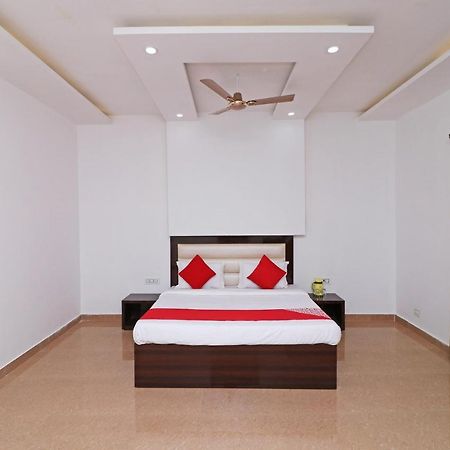 Oyo 29755 Hotel Jammu Airlines Kültér fotó