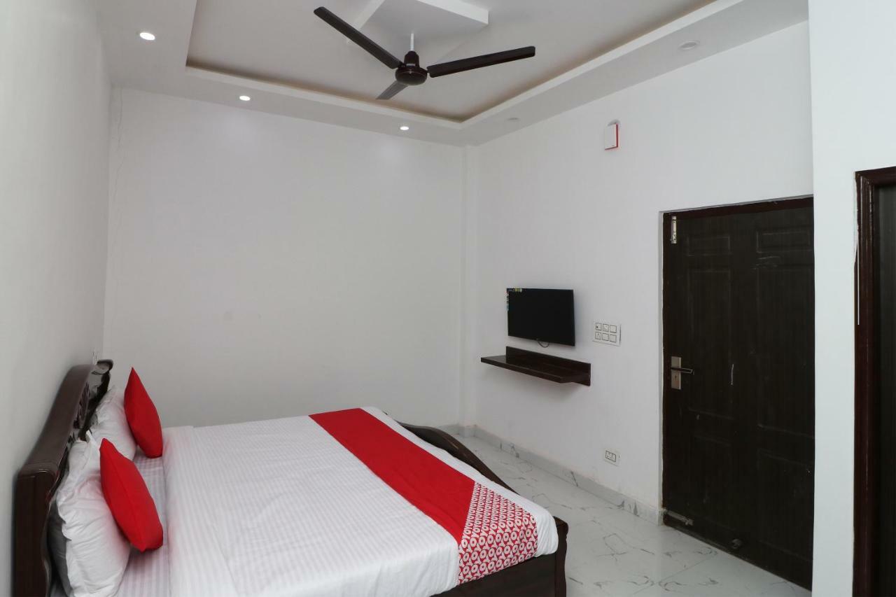 Oyo 29755 Hotel Jammu Airlines Kültér fotó