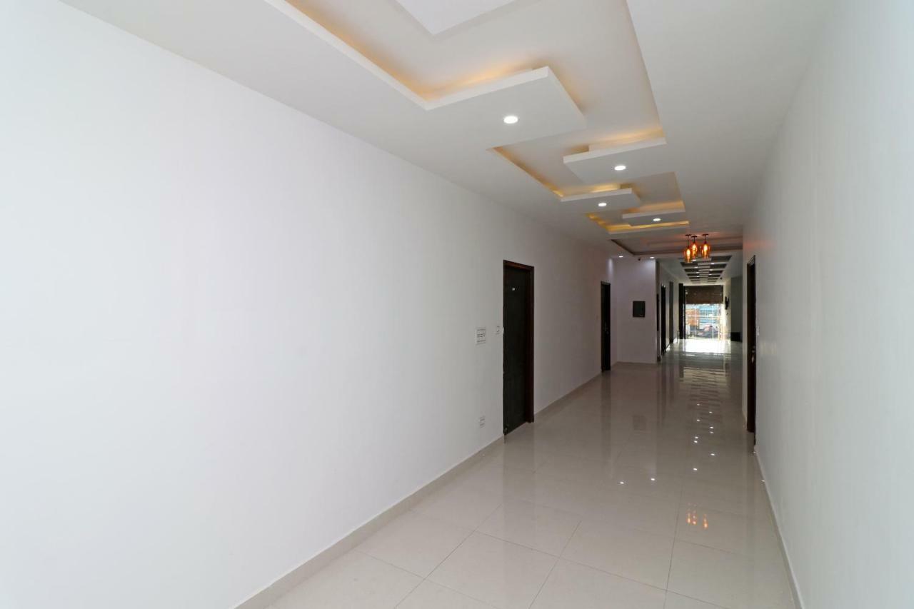 Oyo 29755 Hotel Jammu Airlines Kültér fotó