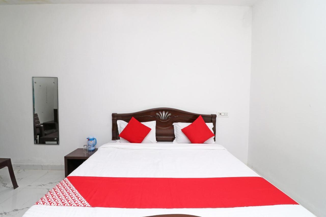 Oyo 29755 Hotel Jammu Airlines Kültér fotó