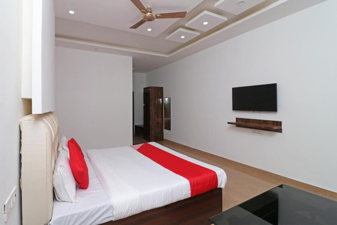 Oyo 29755 Hotel Jammu Airlines Kültér fotó
